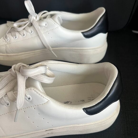 Time and Tru White Chunky Lace Up Athletic Tennis Sneaker Shoes Size 9 - Picture 3 of 16
